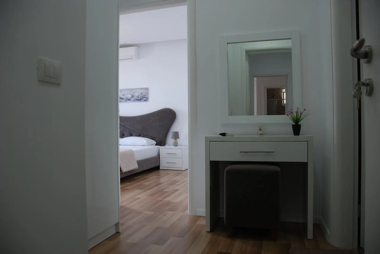 Apartament Vila Tare Saranda