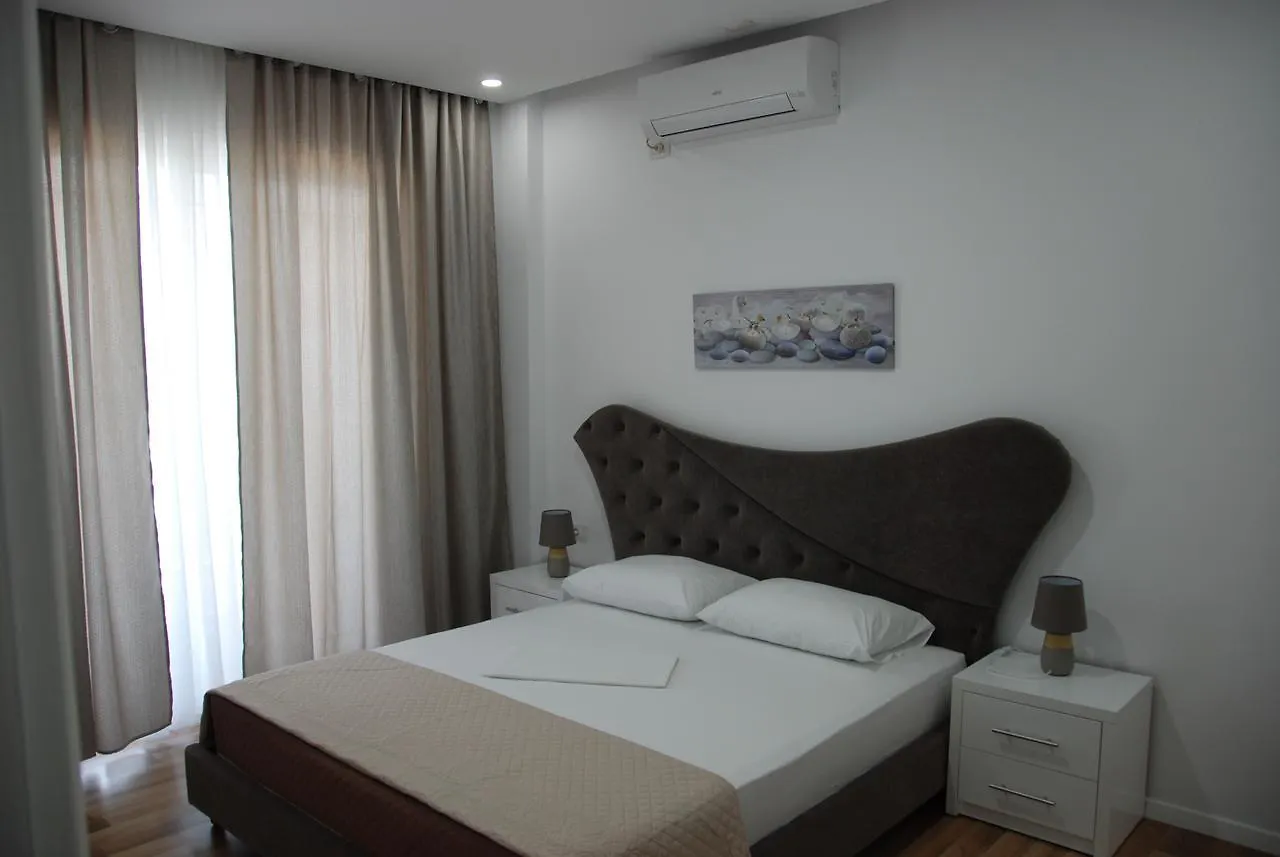 Vila Tare Saranda 0*,  Albania